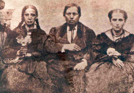 Left to right: Josefa Juarez, Benito Juarez and Margarita Maza de Jurez