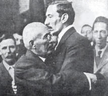 Pascual Orozco and Victoriano Huerta hugging.