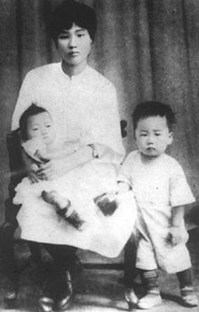 YANG KAIHUI AND KIDS